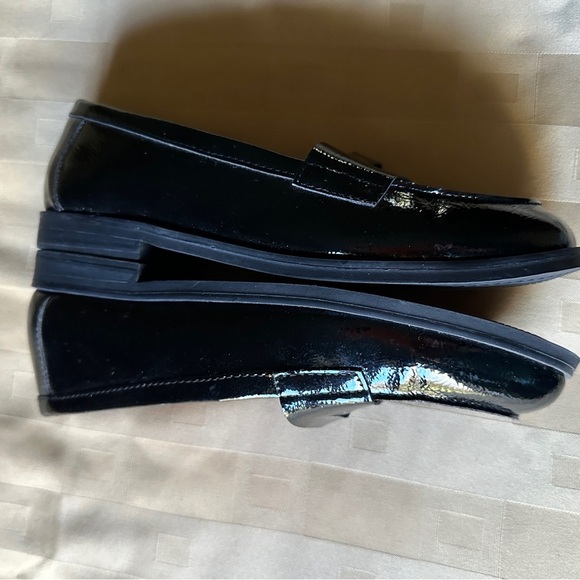 Ladies Black Patent Leather Loafers by Kelly & Katie Size 6‎ - Picture 6 of 11